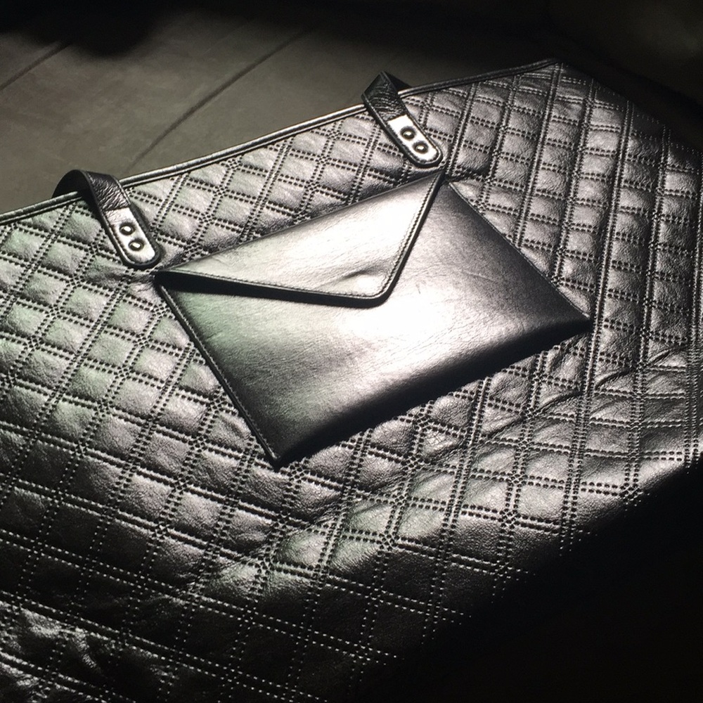Silver tote
